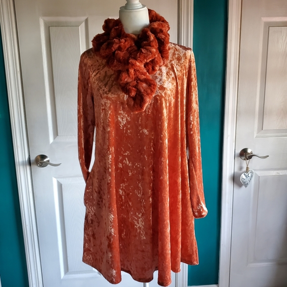 Faux Fur Orange Scarf NWOT - Picture 12 of 13